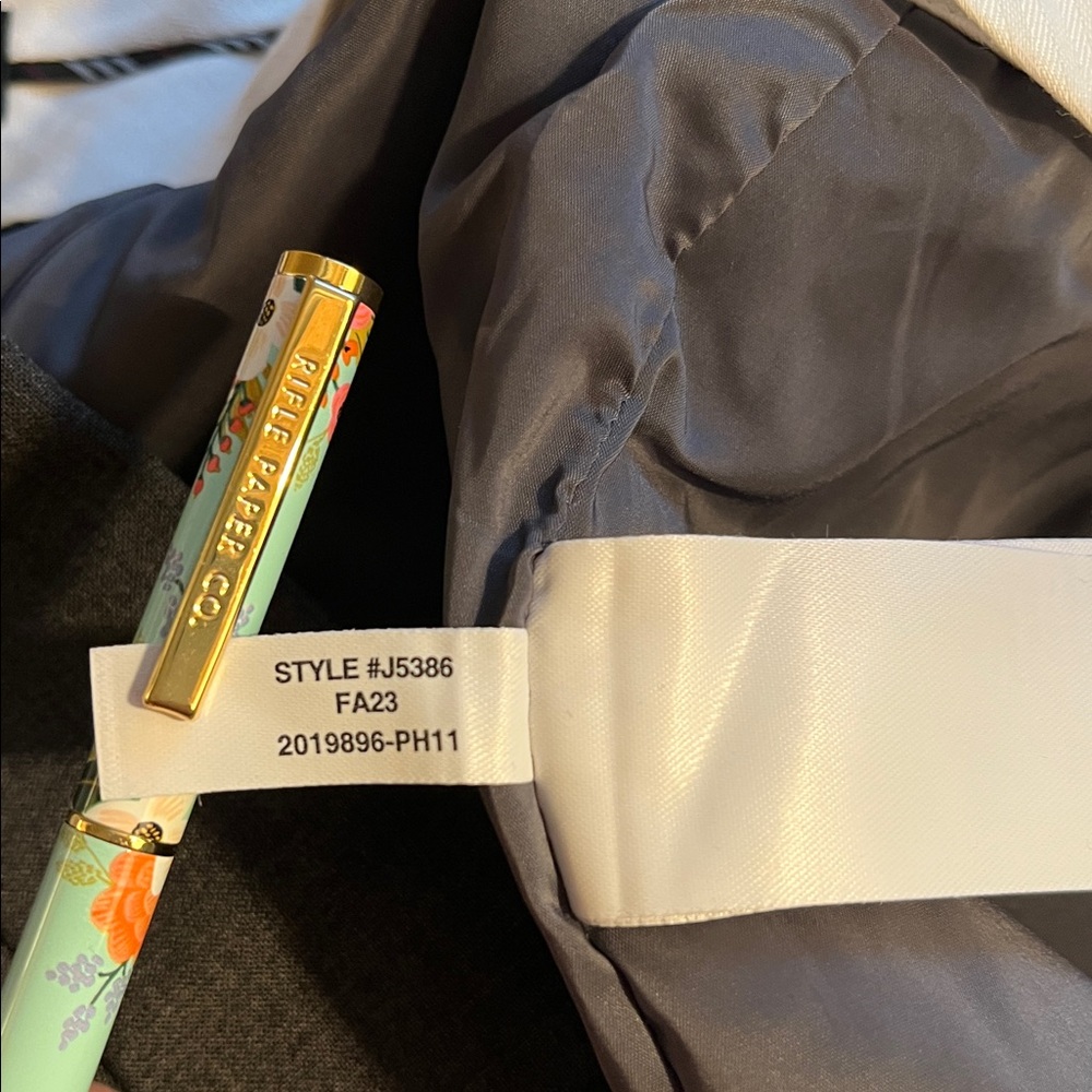 J.Crew | Cameron slim crop pant in Italian stretch wool | Heather Coal | Size 4 - Picture 13 of 13